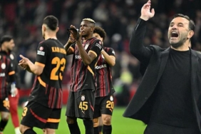 galatasarayin-ajax-maglubiyeti-sonrasi-olay-sozler-ali-sami-yenin-ruhu-sizladi-kendisine-kotuluk-yapiyor-6Ezh14Vm.jpg