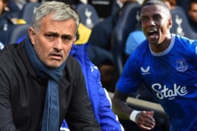 sinir-krizi-geciren-ashley-young-11-yil-sonra-jose-mourinhoya-nazire-yapti-vts3TgEC.jpg