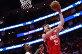 alperen-sengun-durmuyor-bir-double-double-daha-pNHOkMia.jpg