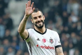 alvaro-negredo-futbolu-biraktigini-acikladi-9p7CjBnJ.jpg