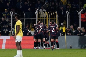 fenerbahce-turu-glasgowa-birakti-mzYryrxl.jpg
