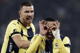 fenerbahcede-en-nesyri-gol-atarsa-tarih-yazacak-aykut-kocamanin-rekorunu-egale-edecek-ch7BWA3N.jpg
