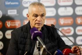 sivasspor-teknik-direktoru-riza-calimbay-kalan-maclarimizi-iyi-sekilde-bitirmemiz-gerekiyor-m6IvNr1r.jpg