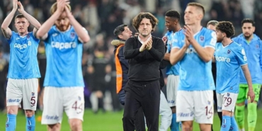 trabzonspor-fatih-tekkeyle-4-gunde-kabustan-zafere-ugurcandan-tarihi-sezon-R9DczCqr.jpg