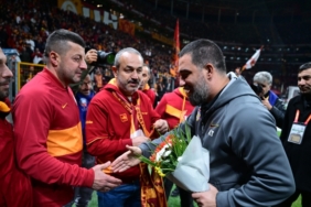 galatasaray-taraftari-arda-turani-tribune-cagirdi-XXmci8qt.jpg