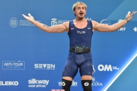 yusuf-fehmi-genc-hem-rekor-kirdi-hem-avrupa-sampiyonu-oldu-wUWBcKzr.jpg
