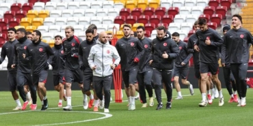 fenerbahce-galatasaray-ve-besiktasin-istedigi-milli-yildizin-bonservisi-belli-oldu-transferde-sicak-gelisme-tr6pMHu8.jpg