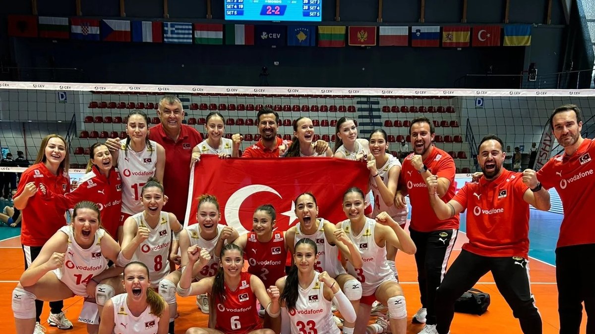 16-yas-alti-kiz-milli-voleybol-takimi-avrupa-sampiyonasinda-finalde-Q5sLHT63.jpeg