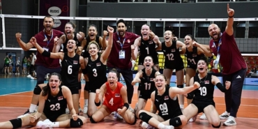 18-yas-alti-kadin-voleybol-milli-takimi-eyof-2025te-sampiyon-oldu-rDCc5Jil.jpeg