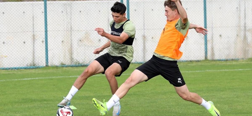 alanyaspor-yeni-sezon-hazirliklarini-surduruyor-eyU6K5Hb.jpg