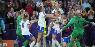 avrupa-kadinlar-futbol-sampiyonasinda-sampiyon-ingiltere-HqQVMhY9.jpg