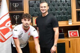 balikesirspor-mehmet-bagciyi-renklerine-bagladi-Mgx7Dn9H.jpg