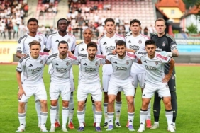 besiktasin-shakhtar-maci-kadrosu-belli-oldu-4-futbolcu-uefaya-bildirilmedi-aOPOsKh5.jpg