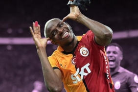 bozuk-plak-gibi-osimhen-diyorum-galatasarayin-transfer-hamlesi-rio-ferdinandi-cildirtti-dunyanin-en-iyi-RBjgXabQ.jpg