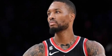 damian-lillard-evine-donuyor-iste-yeni-takimi-klS5XC4A.jpg
