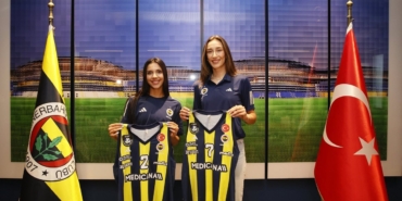 fenerbahce-medicanada-hande-baladin-ve-helin-kayikci-ile-sozlesme-imzalandi-GGnLJJdT.jpeg
