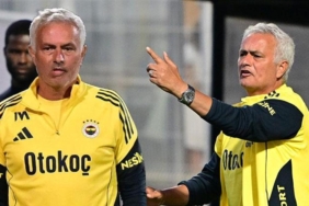 fenerbahce-teknik-direktoru-jose-mourinhodan-jhon-durana-ovgu-epMSGQIF.jpg