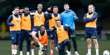 fenerbahcede-buyuk-surpriz-eski-yildizina-teklif-goturdu-8EU393fe.jpg