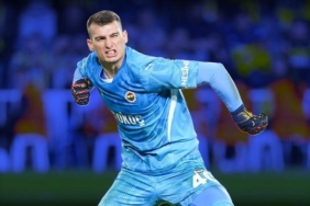 fenerbahcede-dominik-livakovice-surpriz-talip-resmi-temas-bekleniyor-K446hBHV.jpg