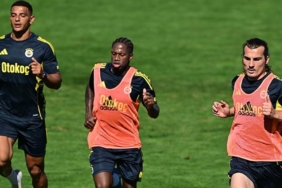 fenerbahcede-forma-savasi-basladi-5uGnSAWU.jpg