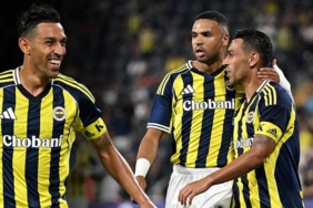 fenerbahcenin-yildizi-irfan-can-kahveci-yine-sahneye-cikti-ust-uste-ikinci-macta-da-aglari-ClJtmYlk.jpg