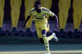 fenerbahceye-bir-mujde-daha-abdou-aziz-fall-kampa-katildi-fwhPU1Ae.jpg
