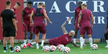 galatasaray-hazirliklarini-cift-idmanla-surdurdu-XKFQrlVr.jpg