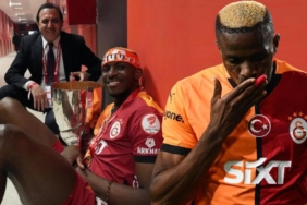 galatasarayda-osimhen-mujdesi-italyada-el-sikisildi-NPJbm61q.jpg