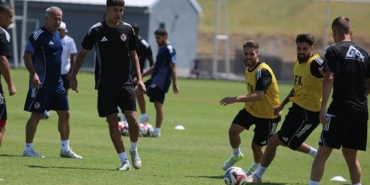 gaziantep-fkda-ismet-tasdemirden-transfer-aciklamasi-3-futbolcu-daha-alacagiz-TjbD3Oee.jpg