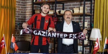 gaziantep-fkye-yeni-sag-kanat-imzayi-atti-Bgx2nVpe.jpg