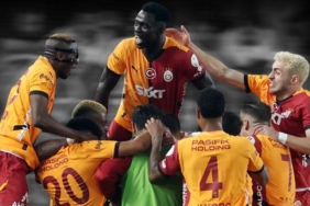 gece-yarisi-ansizin-galatasarayin-yildizina-20-milyon-euroluk-teklif-transferde-beklenmedik-gelisme-qmIcVEqM.jpg