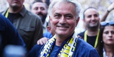 jose-mourinhoyu-sevince-bogan-transfer-cok-mutlu-oldu-kNOHu6iT.jpg