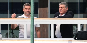 serdal-adali-besiktas-antrenmaninda-IMyeP9UP.jpg