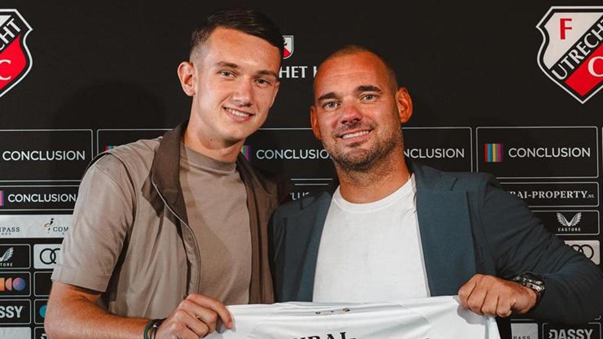 sneijder-imzayi-atti-asYI9uWu.jpg