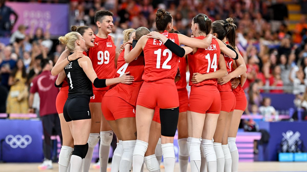 a-milli-kadin-voleybol-takimi-fivb-dunya-sampiyonasinda-ilk-pesinde-HQ1svUuM.jpg