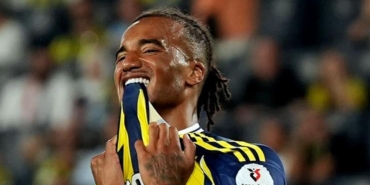 archie-brown-fenerbahcedeki-2-golunu-atti-bPLiYr8t.jpg