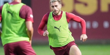 baris-alper-yilmaz-galatasarayin-son-antrenmanina-katildi-pf5eJ9sC.jpg