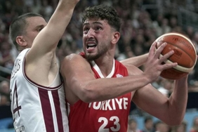 bunu-yapan-ilk-turk-basketbolcu-oldu-alperen-sengun-milli-takim-tarihine-gecti-k3mjeRYK.jpg