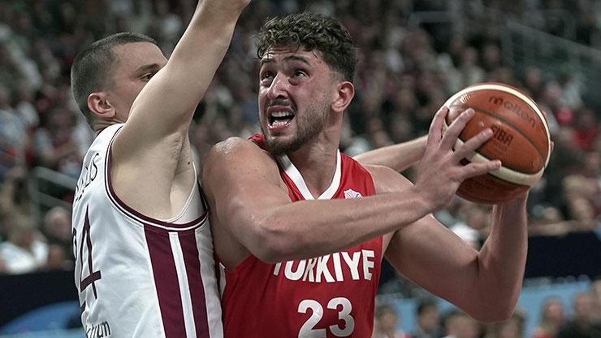 bunu-yapan-ilk-turk-basketbolcu-oldu-alperen-sengun-milli-takim-tarihine-gecti-k3mjeRYK.jpg