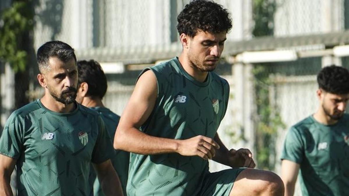 bursasporda-1461-trabzon-fk-maci-mesaisi-basladi-MwELgAbd.jpg