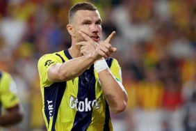 edin-dzeko-en-sonunda-patladi-olay-jose-mourinho-ve-galatasaray-sozleri-fenerbahcede-bir-takinti-EeX6AMEU.jpg