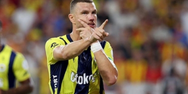 edin-dzeko-en-sonunda-patladi-olay-jose-mourinho-ve-galatasaray-sozleri-fenerbahcede-bir-takinti-EeX6AMEU.jpg