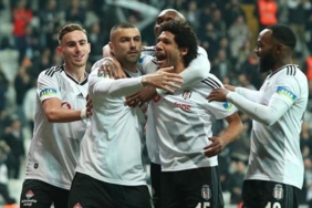 eski-besiktasli-futbolcu-elneny-evliyken-tekrar-evlendi-dugun-fotograflari-ortaya-cikti-y6FGnJHr.jpg
