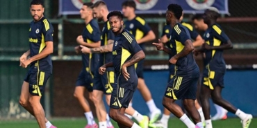 fenerbahce-benfica-maci-hazirliklarini-tamamladi-7LWzf2r8.jpg