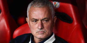 fenerbahcede-jose-mourinho-donemi-yaklasik-15-ay-surdu-O6IFymwg.jpg