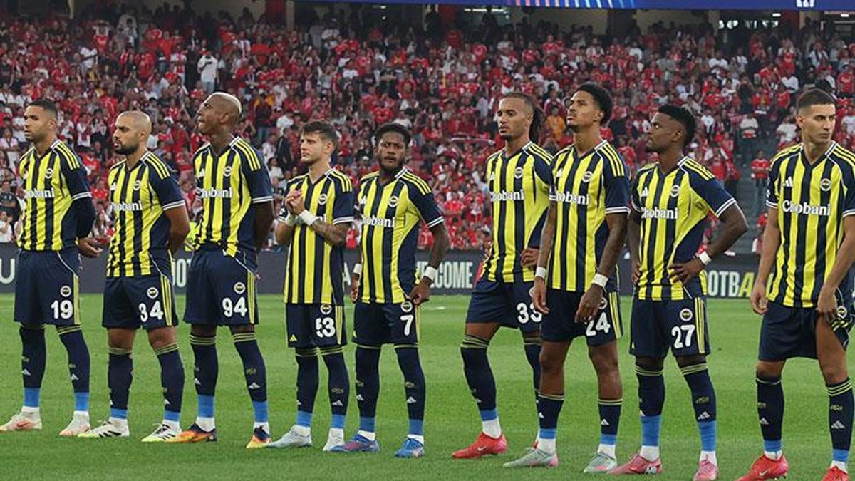 fenerbahcede-sakatlik-iki-yildiz-oyuncu-maca-devam-edemedi-6abpyRGN.jpg
