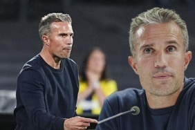 feyenoord-teknik-direktoru-robin-van-persie-fenerbahceyi-elersek-sevinecegim-5TPp6gtl.jpg