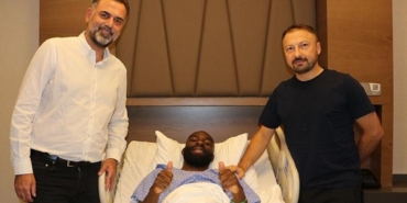 galatasaray-macinda-sakatlanan-mbakatanin-son-durumu-aciklandi-aeYq8lMG.jpg