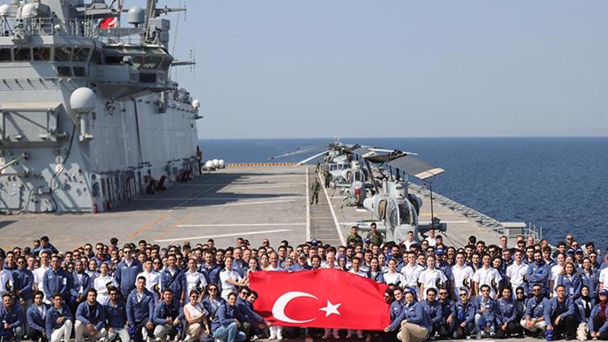 gencler-zafer-haftasinda-tcg-anadolu-ile-yolculuk-yapti-S1MmEUad.jpg
