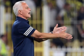 jose-mourinhodan-beklenmedik-hareket-ilk-yari-dudugu-gelmeden-M7vsjb7w.jpg